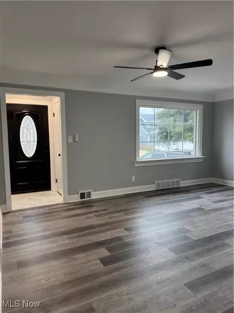 719 E 232nd St, Euclid, OH 44123 photo 11