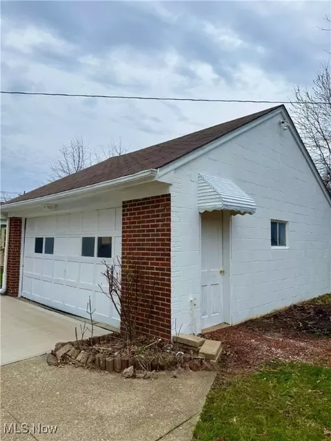 719 E 232nd St, Euclid, OH 44123 photo 7