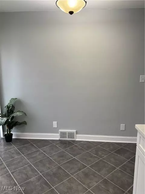 719 E 232nd St, Euclid, OH 44123 photo 21
