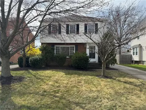 2310 Lakeview Ave, Rocky River, OH 44116