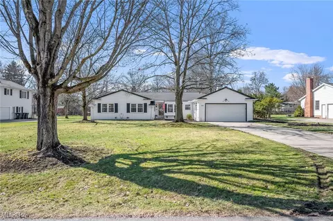 186 Eldridge Rd, Aurora, OH 44202