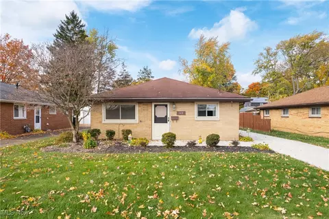 348 Woodland Ave, Elyria, OH 44035
