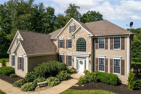 242 Meadow Oaks Trl, Medina, OH 44256