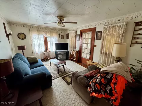 1420 Michigan Ave, Ashtabula, OH 44004 photo 3