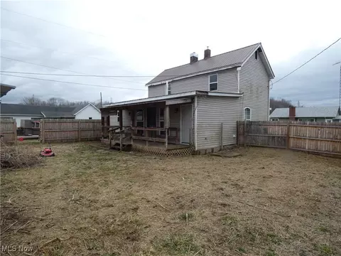 Exterior - 212 State St, Conesville, OH 43811 photo 2 of 4