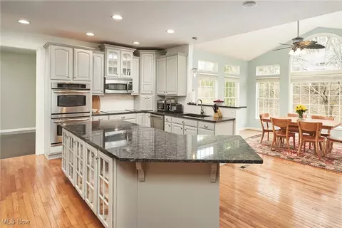 261 Alexander Ct, Copley, OH 44321 photo 4