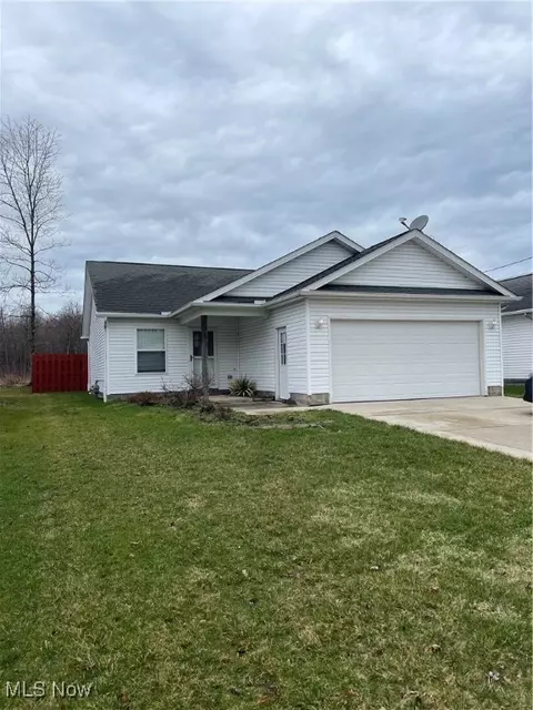 4879 Hawley Dr, Geneva, OH 44041