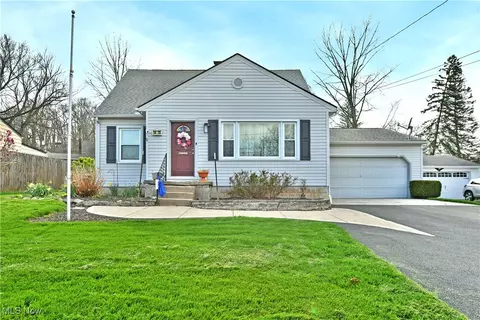 1970 S Schenley Ave, Youngstown, OH 44511