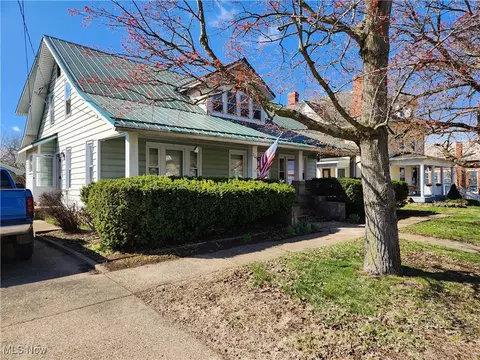 206 4th St, Beverly, OH 45715 photo 2