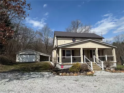 14086 E Center St, Burton, OH 44021