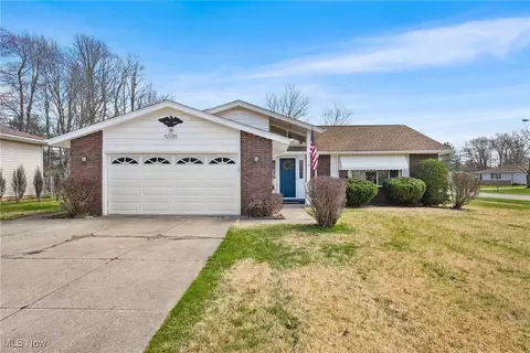 9053 White Oak Dr, Twinsburg, OH 44087