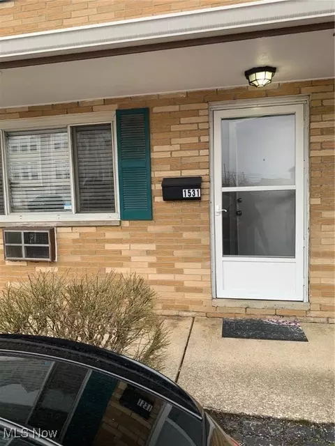 1531 Lee Terrace Dr, Wickliffe, OH 44092