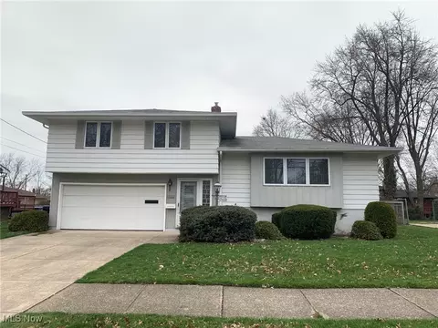 13628 Holland Rd, Brook Park, OH 44142