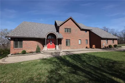 221 Orchard Vue Dr, Colliers, WV 26035