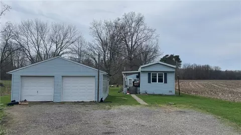 5411 Hoagland Blackstub Rd, Cortland, OH 44410