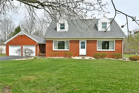 3140 Hoagland Blackstub Rd, Cortland, OH 44410
