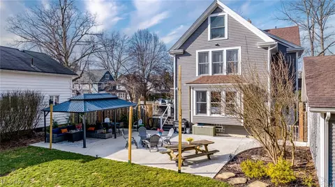 129 Walnut St, Chagrin Falls, OH 44022 photo 5