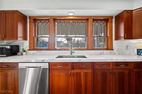 129 Walnut St, Chagrin Falls, OH 44022 photo 10