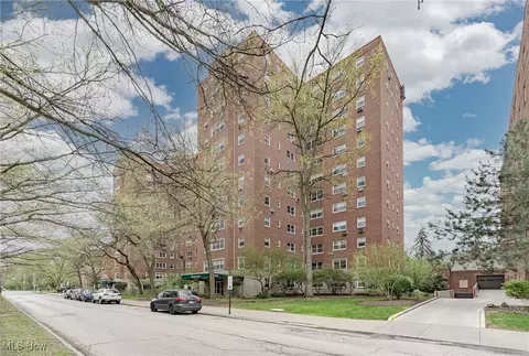 13800 Shaker Blvd #702, Cleveland, OH 44120