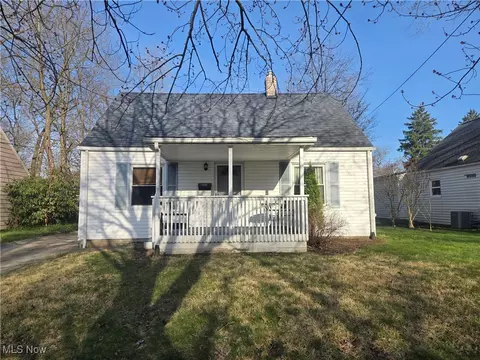 807 Caddo Ave, Akron, OH 44305