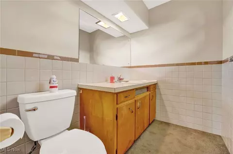 Bath - 420 Manor Ave NW, Canton, OH 44708 photo 1 of 2