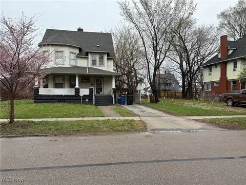 10817 Grantwood Ave, Cleveland, OH 44108