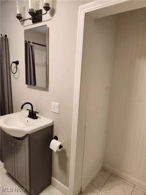 6008 Fairdale Dr, Cambridge, OH 43725 photo 37