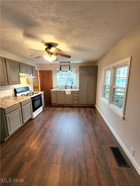 6008 Fairdale Dr, Cambridge, OH 43725 photo 25