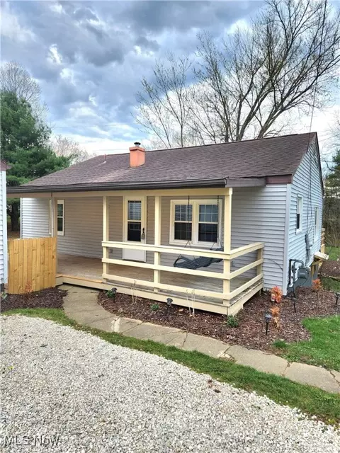 6008 Fairdale Dr, Cambridge, OH 43725 photo 1