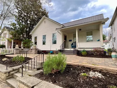 726 4th St, Marietta, OH 45750