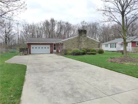 23821 Bonny Bank Dr, Westlake, OH 44145