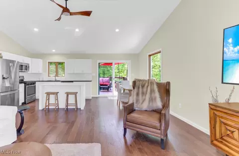 30 Delaware Trl, Malvern, OH 44644 photo 5