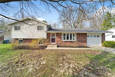 34064 Luanne Dr, North Ridgeville, OH 44039