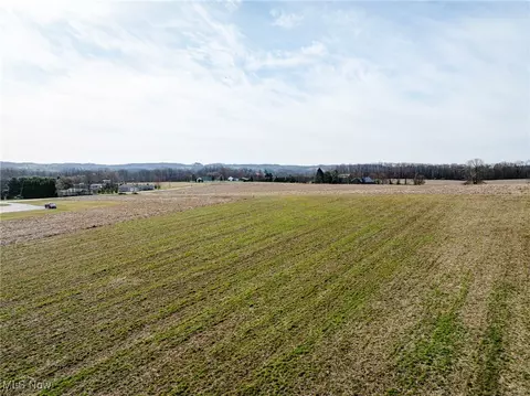 Dundee Wilmot Road Nw, Dundee, OH 44624