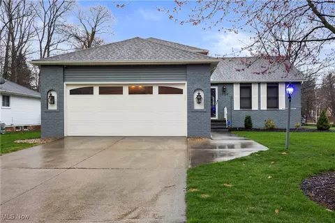17125 Forest Oval, Middleburg Heights, OH 44130