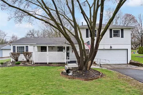 2086 Vincent Dr, Brunswick, OH 44212