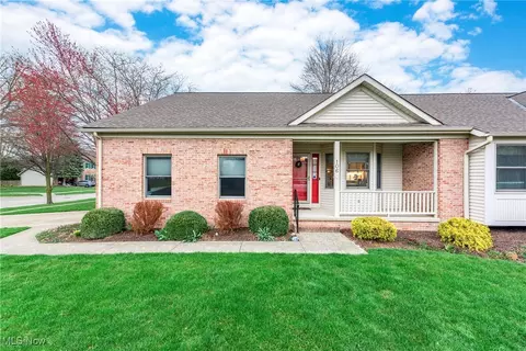 106 Oakley Green Dr, Elyria, OH 44035
