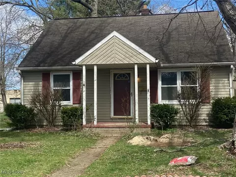 3035 33rd St NE, Canton, OH 44705