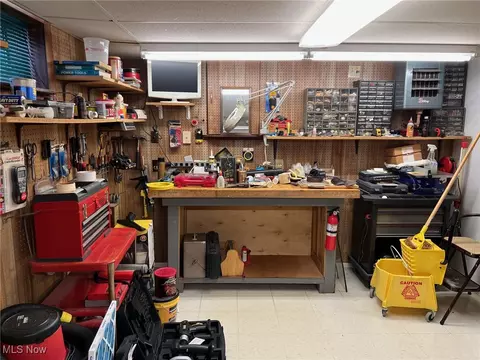 1052 Westshore Dr, Ashtabula, OH 44004 photo 4