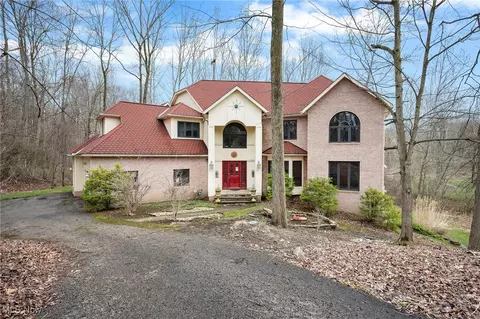 6100 Loch Lomond Ct, Solon, OH 44139