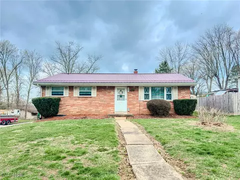 347 Bradley Ave, Wintersville, OH 43953