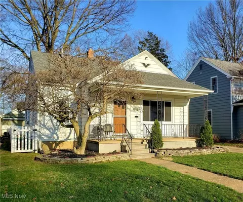 1031 Archwood Ave, Lorain, OH 44052