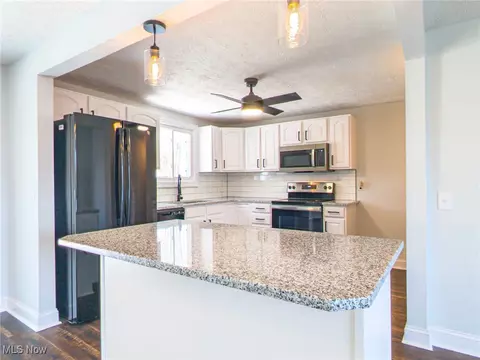 Kitchen - 261 E Mohawk Dr, Malvern, OH 44644 photo 4 of 4