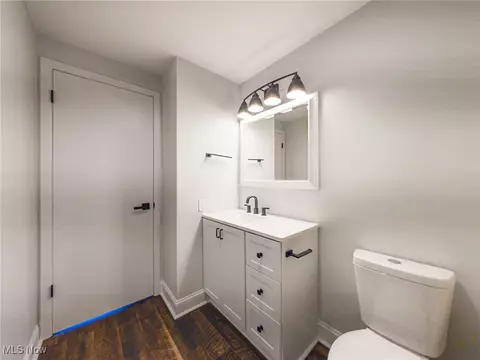 Bath - 261 E Mohawk Dr, Malvern, OH 44644 photo 4 of 6