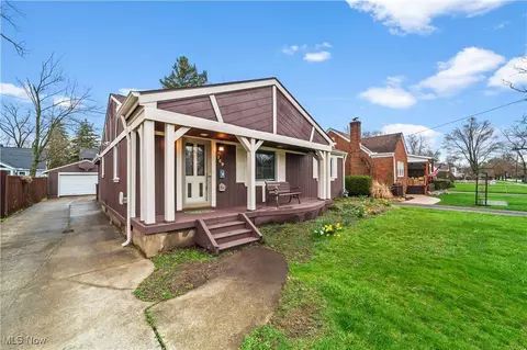 169 Fair St, Berea, OH 44017 photo 2