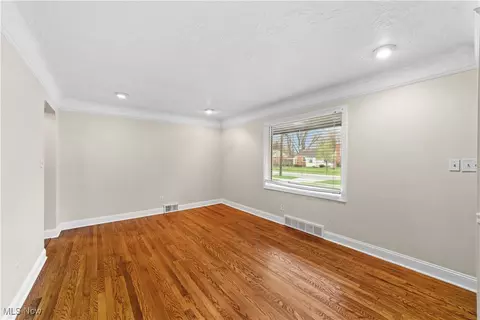 169 Fair St, Berea, OH 44017 photo 5