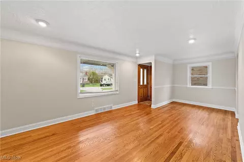 169 Fair St, Berea, OH 44017 photo 4