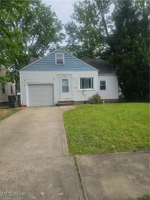 25100 Drakefield Ave, Euclid, OH 44132