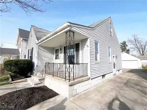237 Marseilles Ave, Elyria, OH 44035 photo 3