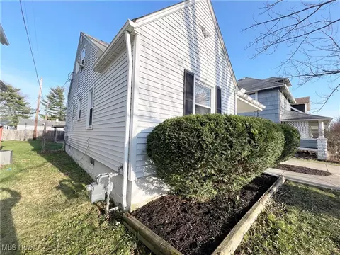 237 Marseilles Ave, Elyria, OH 44035 photo 4
